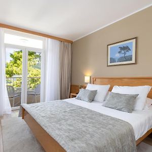 Double or Twin Room Balcony Sea View